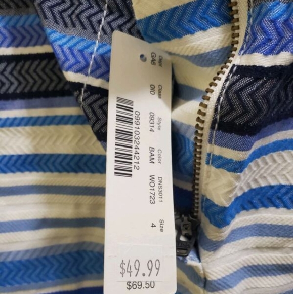 🆕 J.CREW  - NWT DIFFERENT SHADES OF  BLUE SHORTS - Picture 3 of 3